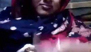 Unsatisfied Bangla Wife Naked Masturbation – Homemade Clip